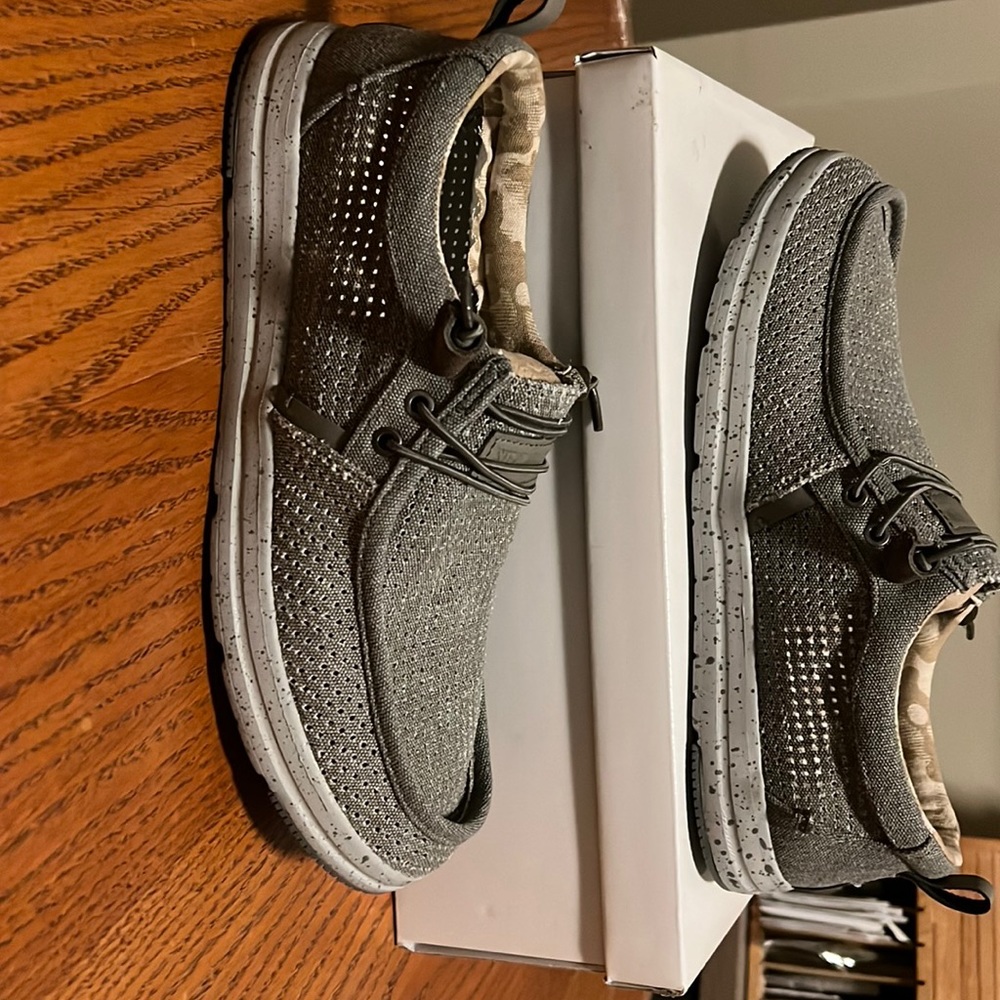 Steve Madden beach slip on